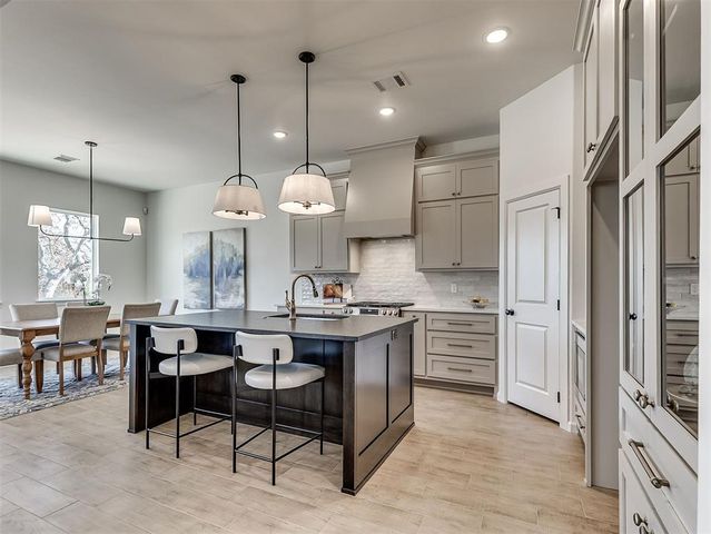 8108 Goldfinch Drive, Guthrie, OK 73044