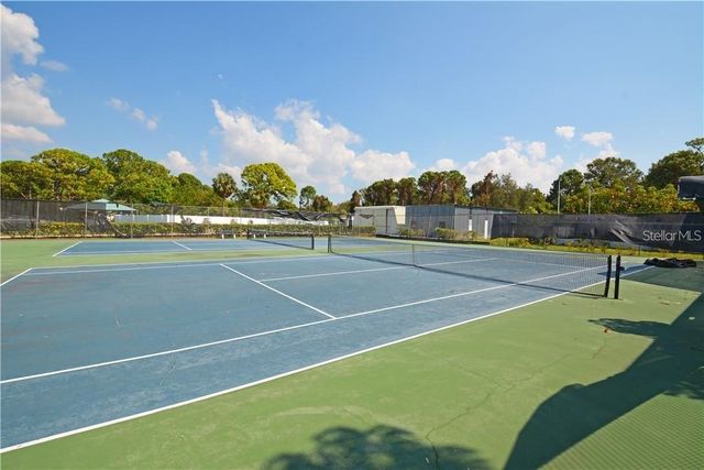 5920 80TH STREET N 204, St Petersburg, FL 33709