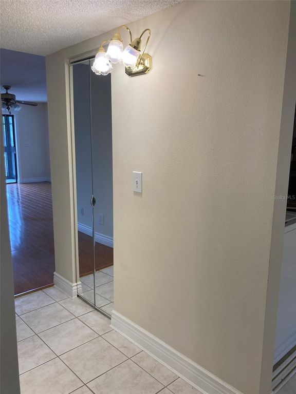 Image 12 of property listing at 5920 80TH STREET N 204, St Petersburg, FL 33709