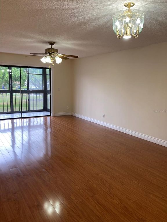 Image 16 of property listing at 5920 80TH STREET N 204, St Petersburg, FL 33709