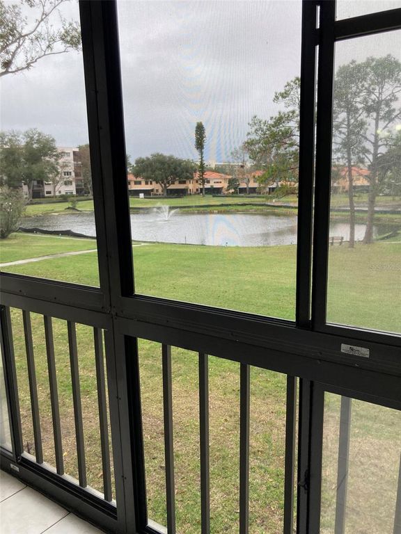 Image 3 of property listing at 5920 80TH STREET N 204, St Petersburg, FL 33709