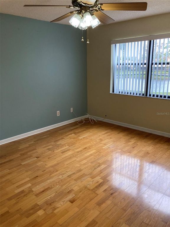 Image 24 of property listing at 5920 80TH STREET N 204, St Petersburg, FL 33709