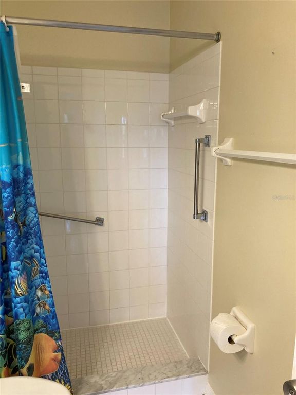 Image 33 of property listing at 5920 80TH STREET N 204, St Petersburg, FL 33709