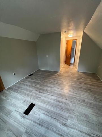 16605 Stansbury Street, Detroit, MI 48235