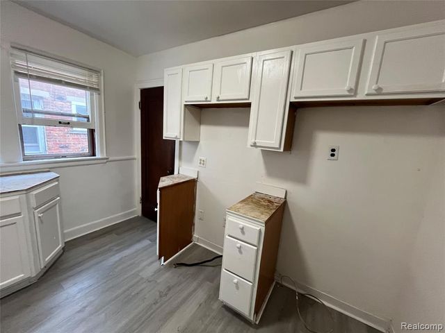 16605 Stansbury Street, Detroit, MI 48235