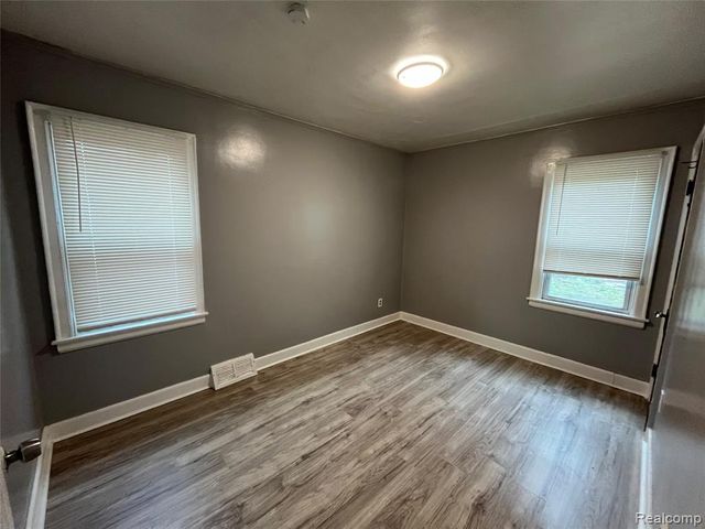 16605 Stansbury Street, Detroit, MI 48235