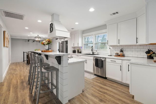 903 Barnes Mill Road, Richmond, KY 40475