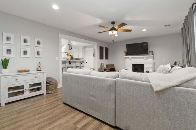 903 Barnes Mill Road, Richmond, KY 40475