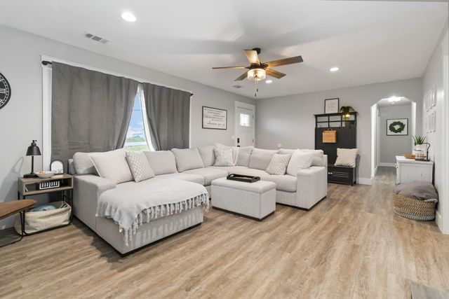 903 Barnes Mill Road, Richmond, KY 40475