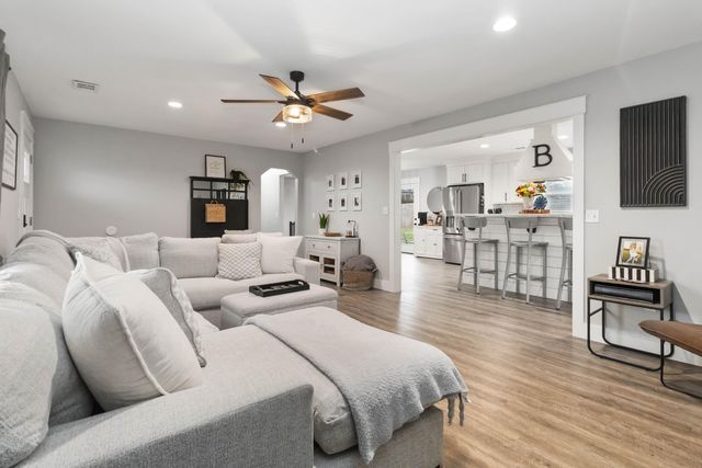 903 Barnes Mill Road, Richmond, KY 40475