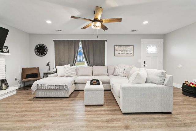 903 Barnes Mill Road, Richmond, KY 40475