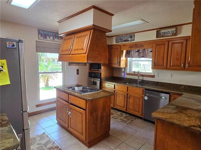 563 Vaughan Drive, Satsuma, AL 36572