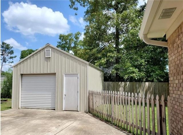 563 Vaughan Drive, Satsuma, AL 36572