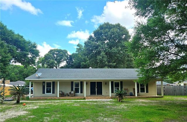 563 Vaughan Drive, Satsuma, AL 36572