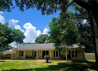 563 Vaughan Drive, Satsuma, AL 36572