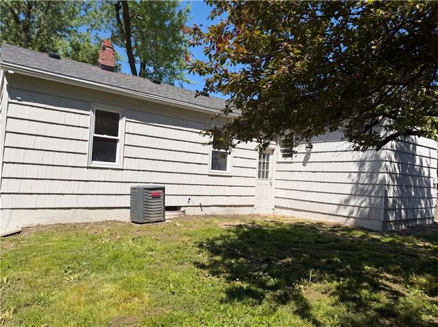 5333 N Euclid Avenue, Kansas City, MO 64118