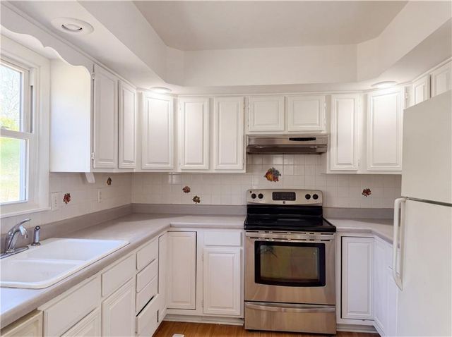 5333 N Euclid Avenue, Kansas City, MO 64118