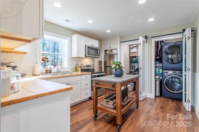 426, 428 Weaver Creek Road, Brevard, NC 28712