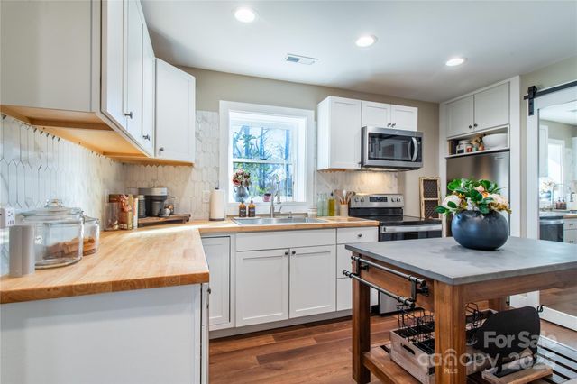 426, 428 Weaver Creek Road, Brevard, NC 28712