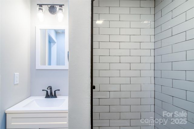 426, 428 Weaver Creek Road, Brevard, NC 28712