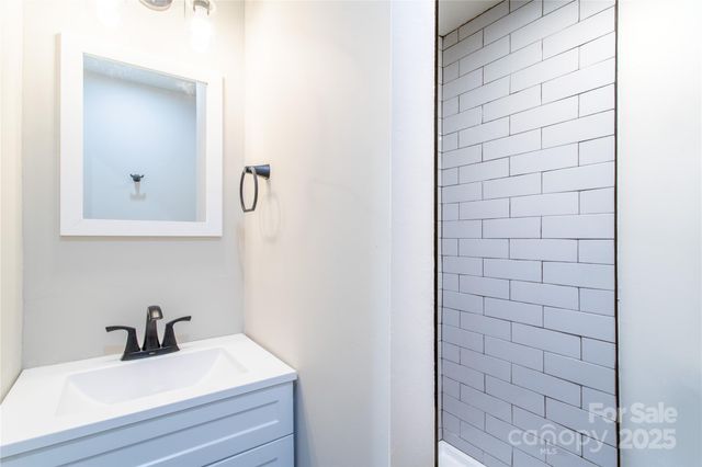 426, 428 Weaver Creek Road, Brevard, NC 28712