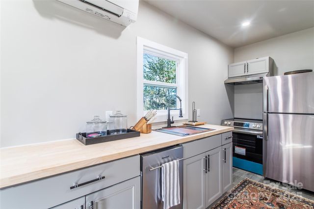 426, 428 Weaver Creek Road, Brevard, NC 28712