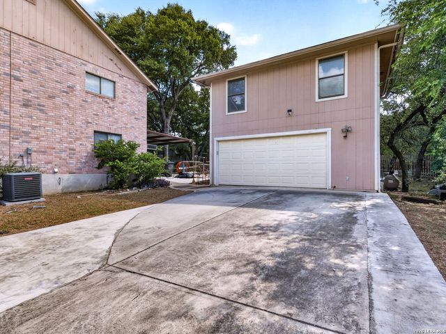 16826 Winding Oak Drive, San Antonio, TX 78247