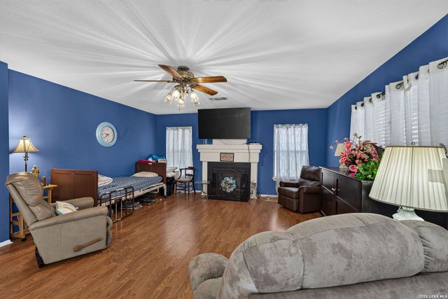 16826 Winding Oak Drive, San Antonio, TX 78247
