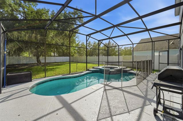 18124 SAXONY LANE, Orlando, FL 32820