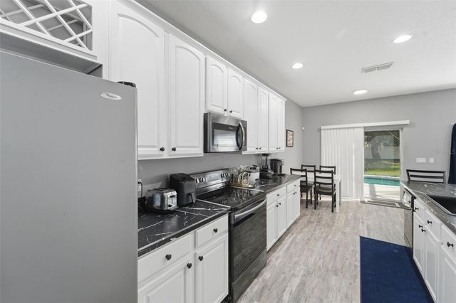 18124 SAXONY LANE, Orlando, FL 32820