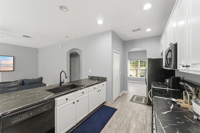 18124 SAXONY LANE, Orlando, FL 32820
