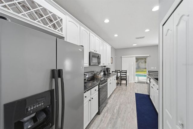 18124 SAXONY LANE, Orlando, FL 32820