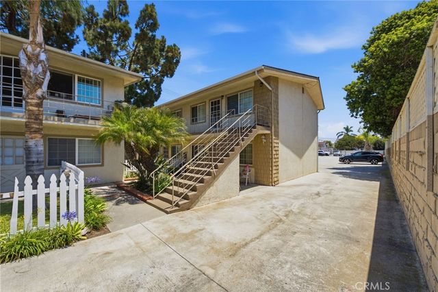 1920 Wallace Avenue, Costa Mesa, CA 92627