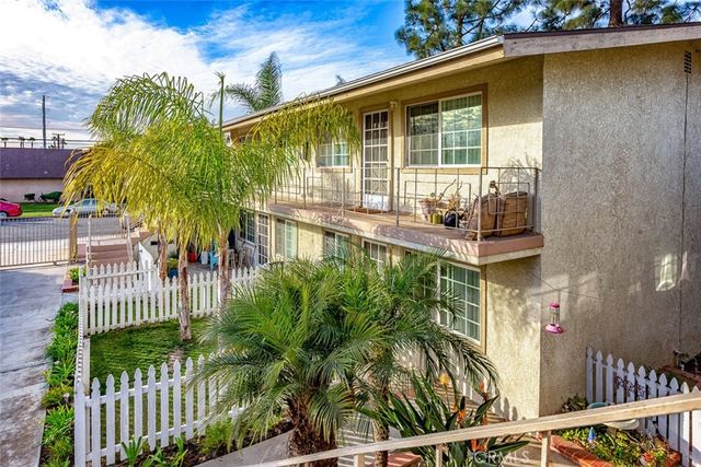 1920 Wallace Avenue, Costa Mesa, CA 92627
