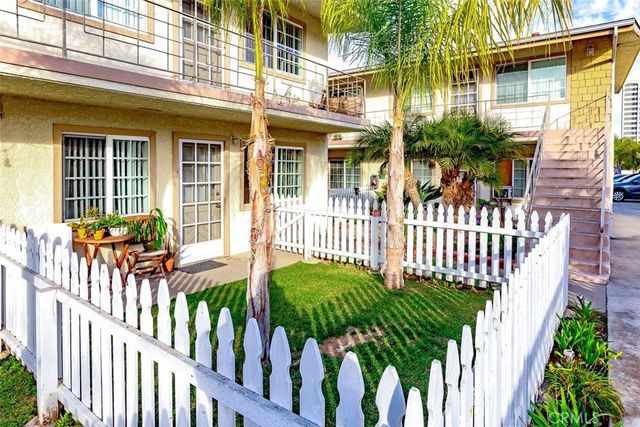 1920 Wallace Avenue, Costa Mesa, CA 92627