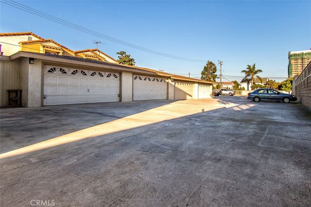 1920 Wallace Avenue, Costa Mesa, CA 92627