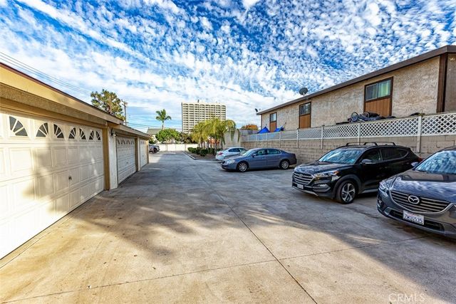 1920 Wallace Avenue, Costa Mesa, CA 92627