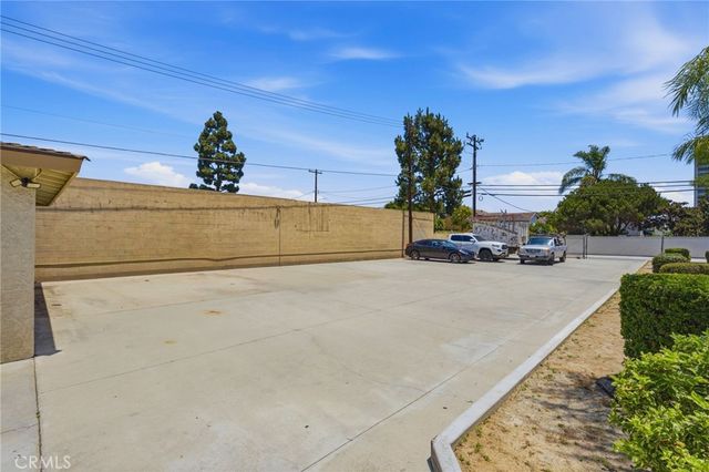 1920 Wallace Avenue, Costa Mesa, CA 92627