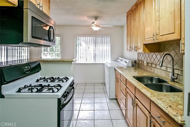 1920 Wallace Avenue, Costa Mesa, CA 92627