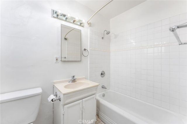 1920 Wallace Avenue, Costa Mesa, CA 92627