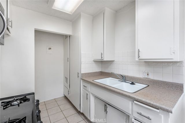 1920 Wallace Avenue, Costa Mesa, CA 92627