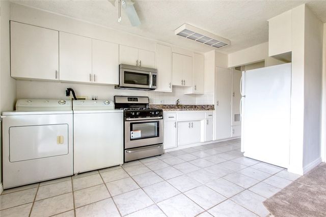 1920 Wallace Avenue, Costa Mesa, CA 92627