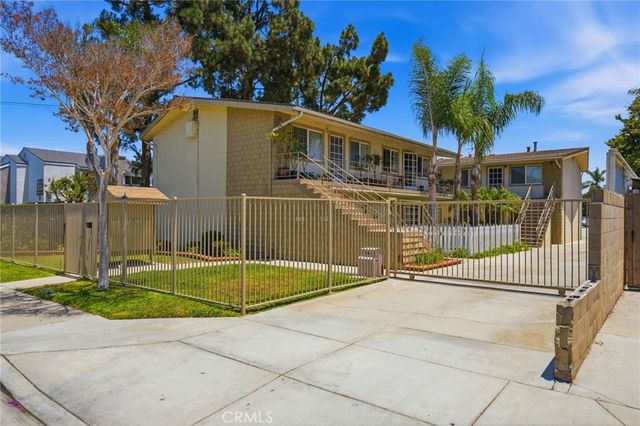 1920 Wallace Avenue, Costa Mesa, CA 92627