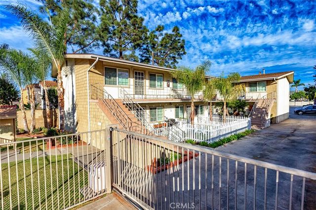 1920 Wallace Avenue, Costa Mesa, CA 92627
