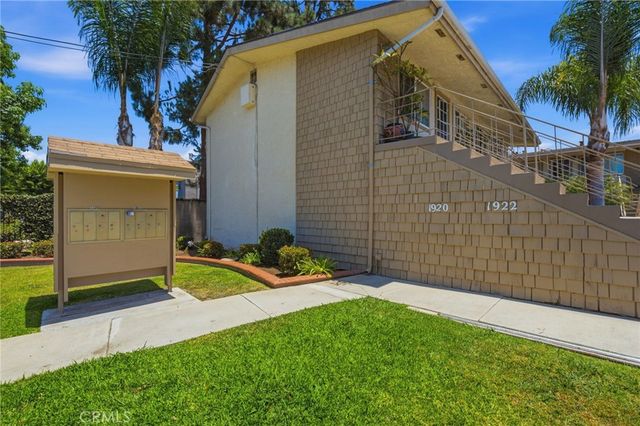 1920 Wallace Avenue, Costa Mesa, CA 92627