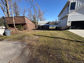 6912 Colony Drive, West Bloomfield Charter Township, MI 48323