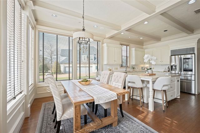 9307 Lake Forest Court S, College Station, TX 77845