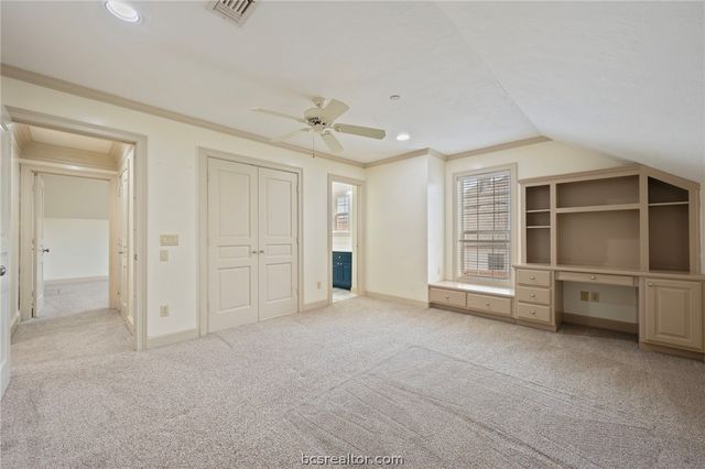 9307 Lake Forest Court S, College Station, TX 77845