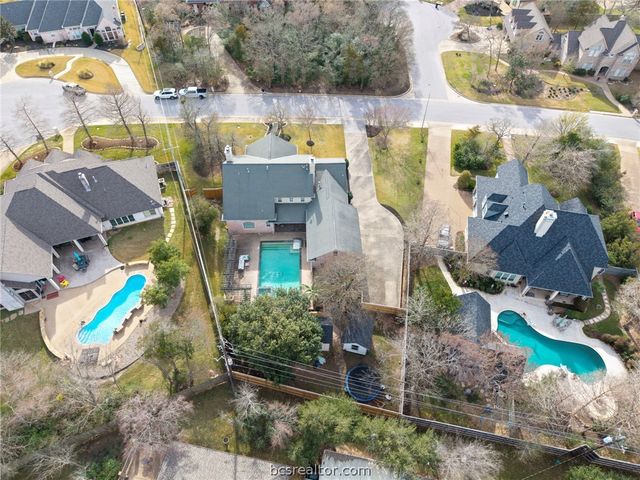 9307 Lake Forest Court S, College Station, TX 77845