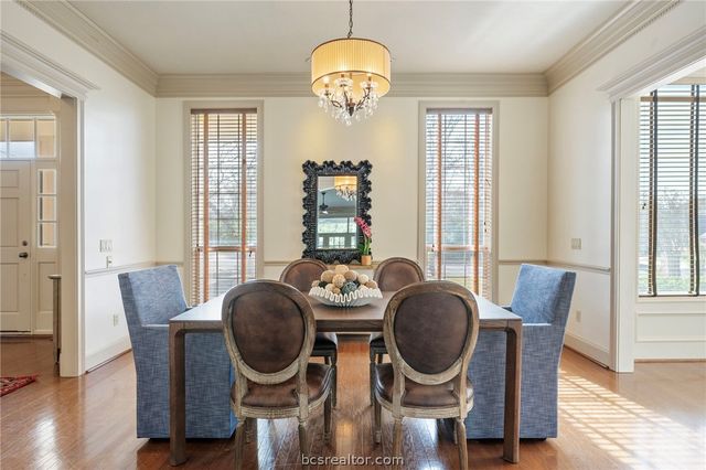 9307 Lake Forest Court S, College Station, TX 77845